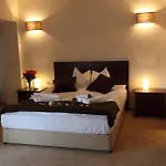 Par Avion Hotel 3*