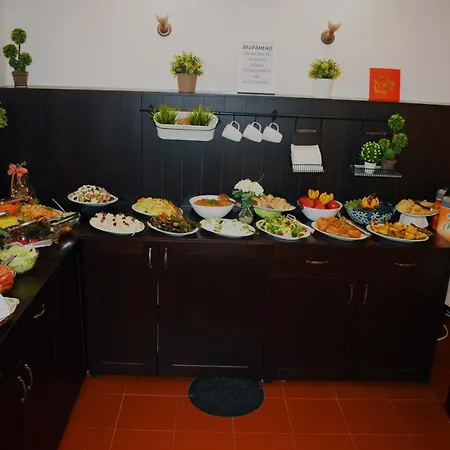 Par Avion Szálloda Aprilci