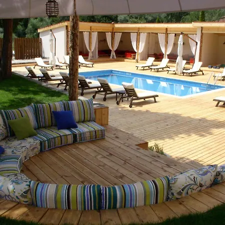Par Avion Hotel Aprilci
