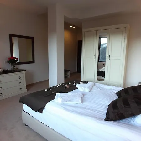 Szálloda Par Avion Aprilci