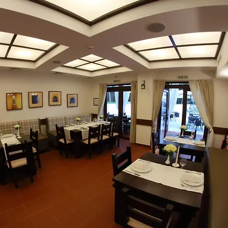 Hotel Par Avion 3*