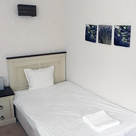 Hotel Par Avion 3*