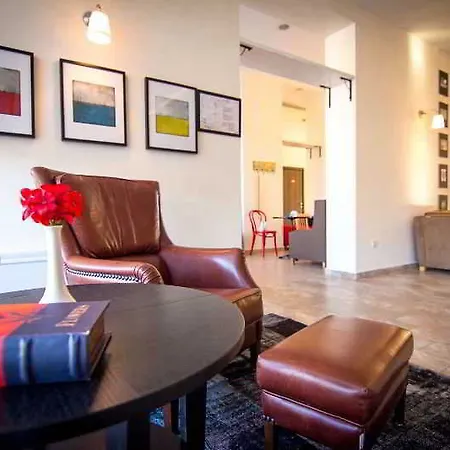 Par Avion Hotel