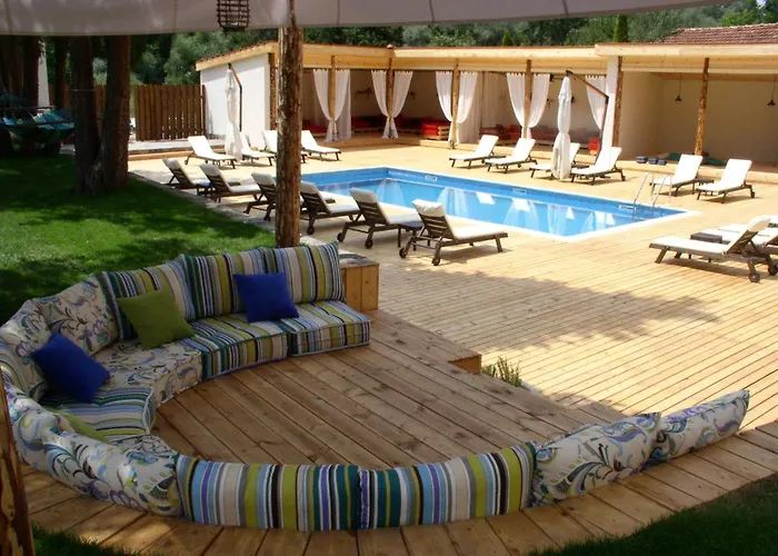 帕阿维恩酒店 酒店 阿普里尔齐