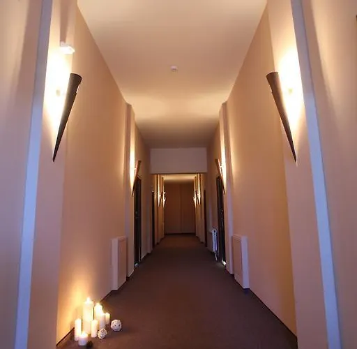 帕阿维恩酒店 阿普里尔齐