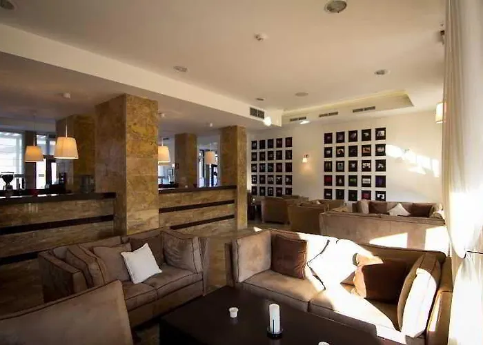 酒店 帕阿维恩酒店 3*